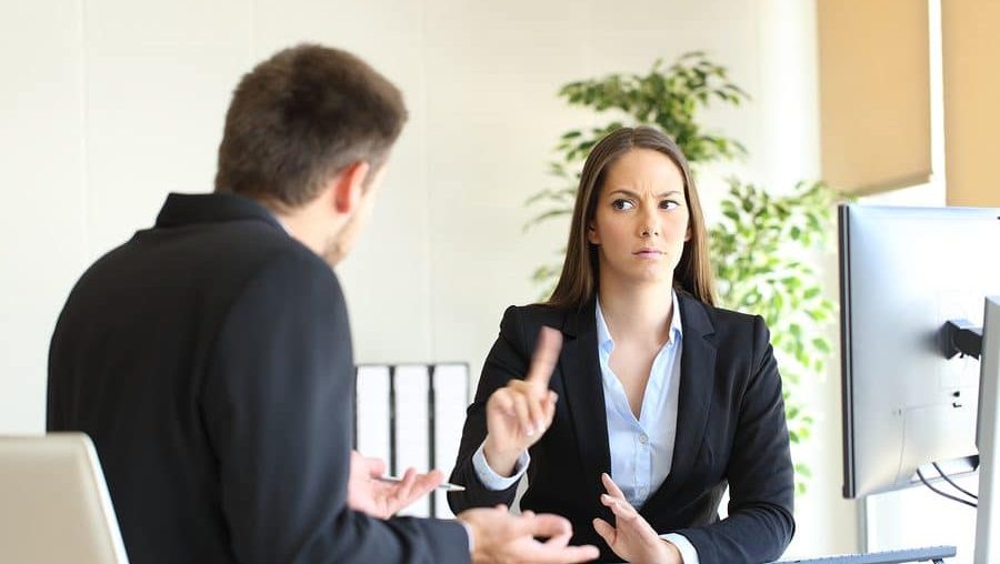 Entrevista para área comercial: perguntas indispensáveis no R&S