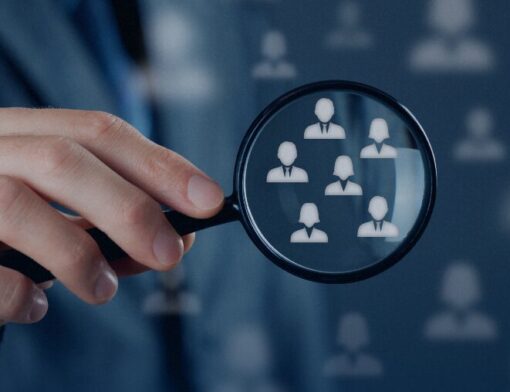 Entenda o significado de headhunting executive, suas vantagens para empresas e como aplicar em recrutamento de alto nível. Insights da Foursales.