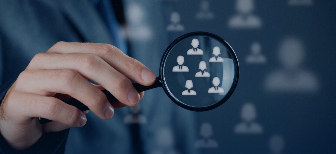 Entenda o significado de headhunting executive, suas vantagens para empresas e como aplicar em recrutamento de alto nível. Insights da Foursales.