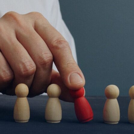 Saiba quanto custa contratar uma consultoria de executive search no Brasil, fatores influenciadores e análise de valor. Dicas da Foursales.