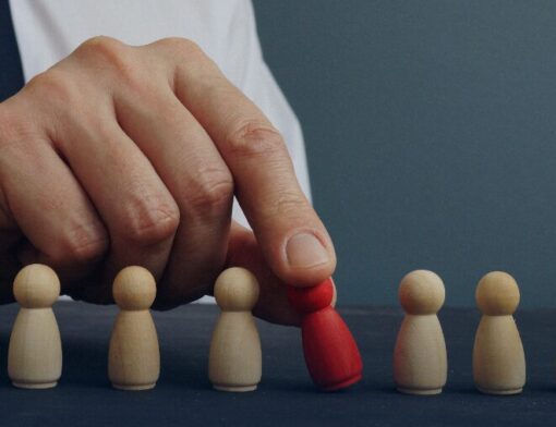 Saiba quanto custa contratar uma consultoria de executive search no Brasil, fatores influenciadores e análise de valor. Dicas da Foursales.